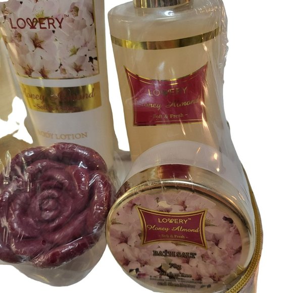 The Lovery Honey Almond Gift Set 14 Piece Spa Kit With Carrying Case & Mirror - Picture 9 of 10